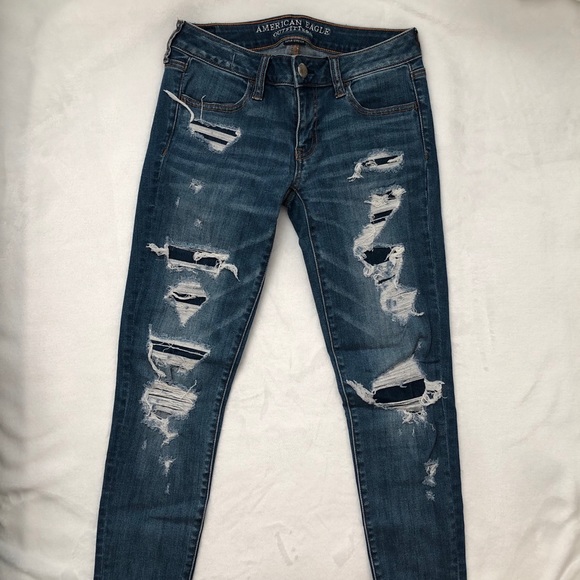 American Eagle Ripped Jeans - Picture 2 of 5